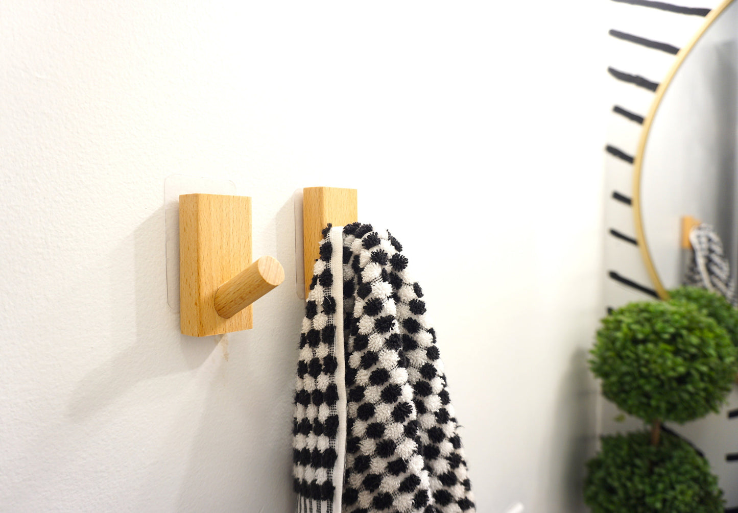 Sleek Wood Wall Hooks: Modern Home Organization